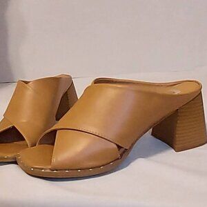 Vintage Havaua` Camel Color Womans Shoes Sz 8 Block Heel Sandles   Leather